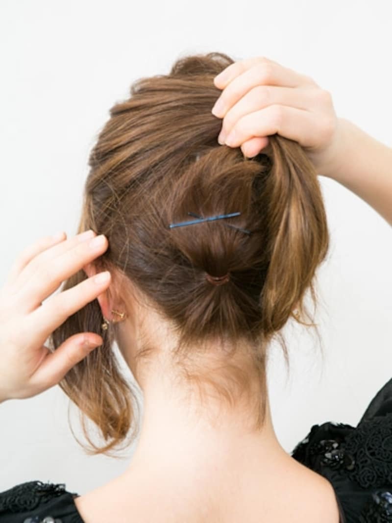 結んだ髪を固定