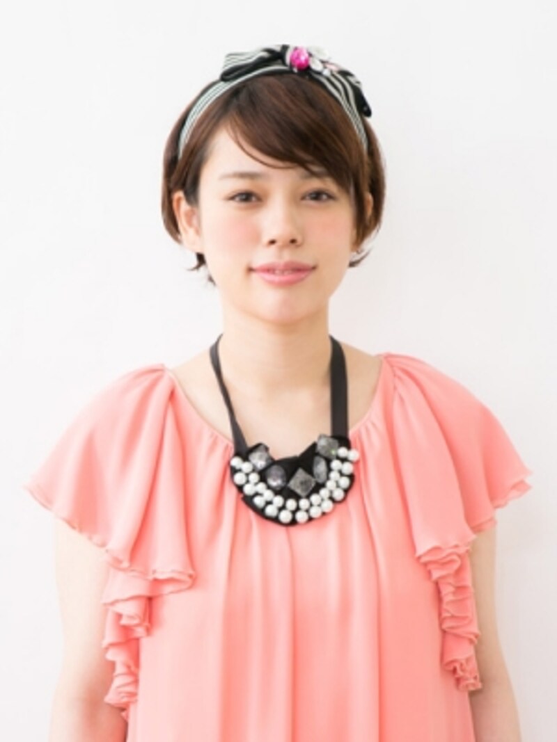 ショートヘア 自前リボンで簡単カジュアルアレンジ 結婚式 パーティーヘアアレンジ All About ショートヘア 自前リボンで簡単カジュアルアレンジ 結婚式 パーティーヘアアレンジ All About