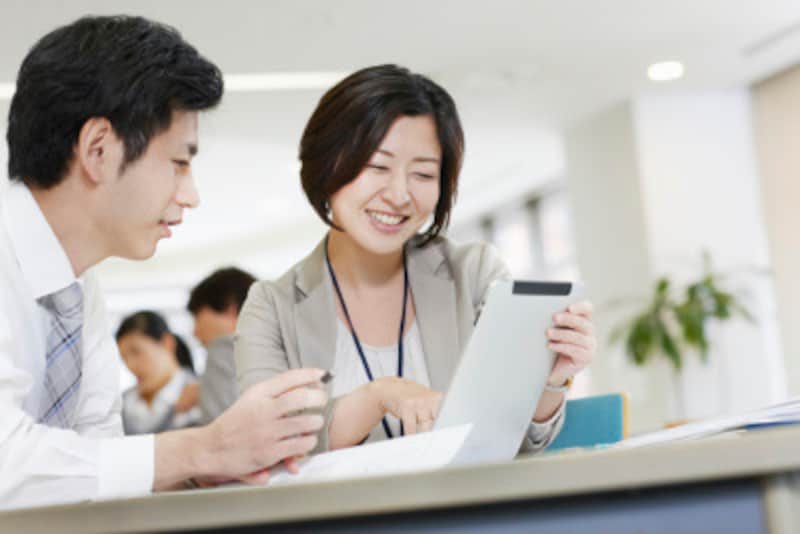 上司に相談する場合、とにかく低姿勢で!言葉づかいや話し方に十分気を付けて、上手にアドバイスを頂きましょう。