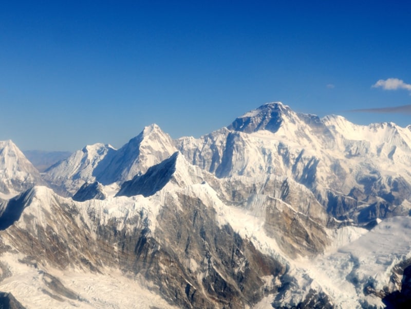 快晴のヒマラヤ山脈。一生の思い出となる記念写真が撮れるはず