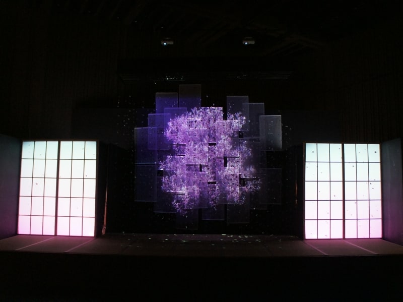 伝統工芸と最新技術の融合『江戸桜ふぶき』