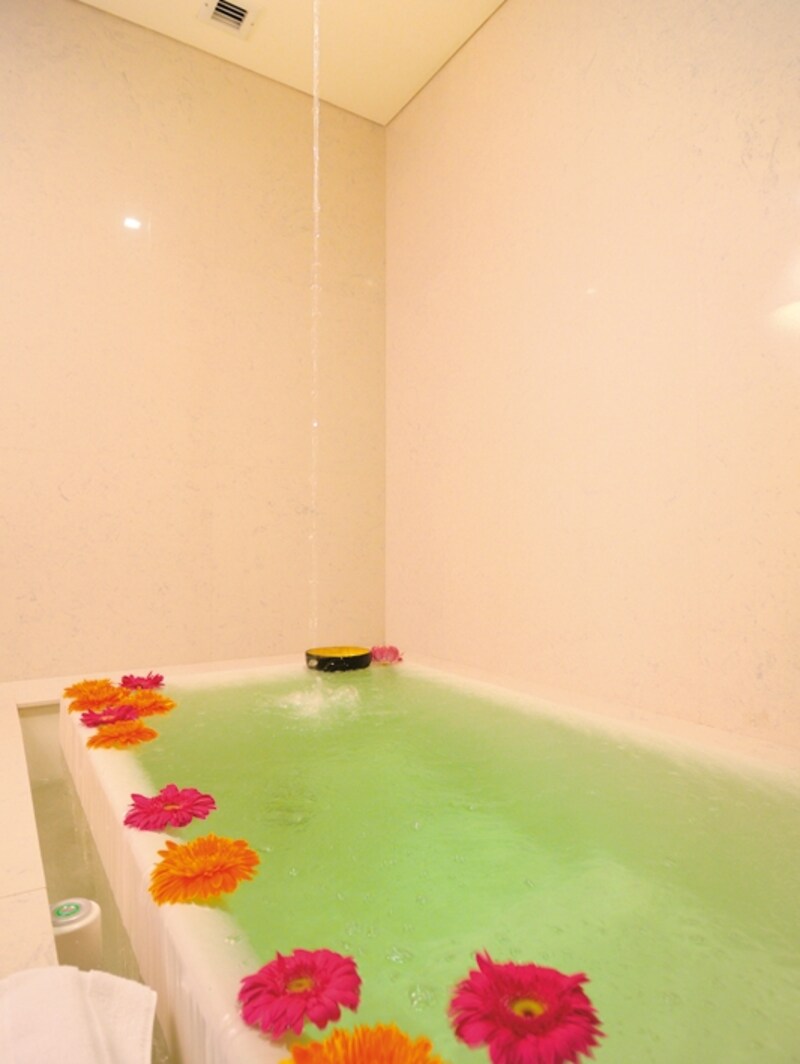 天井から落ちるお湯が面白い