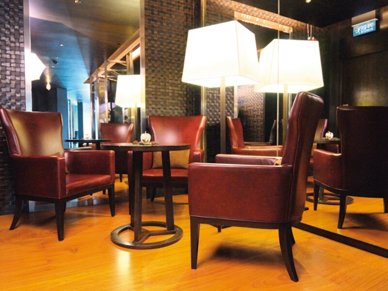 ちょっとした寛ぎスペースの家具も高級