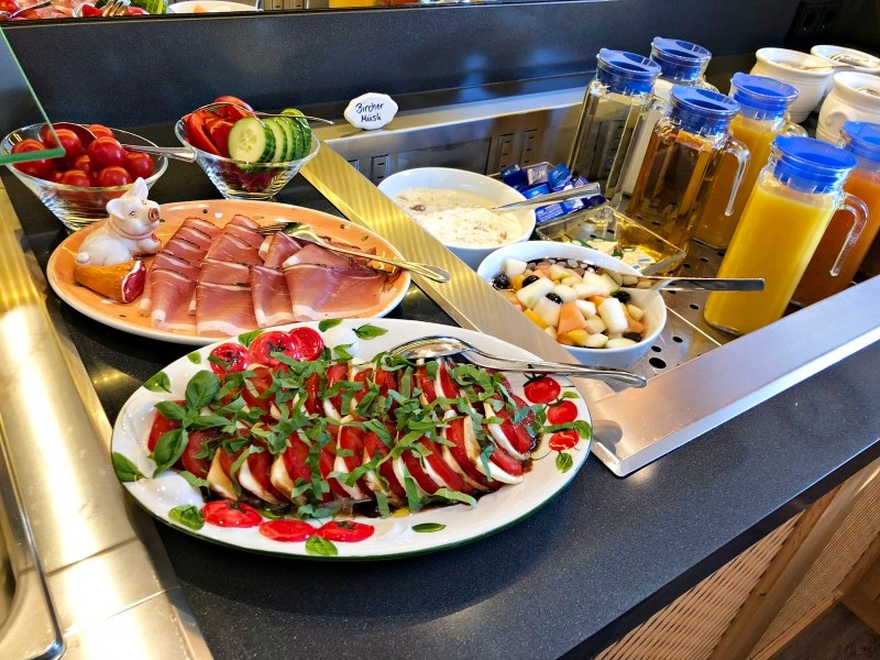 朝食ビュッフェ