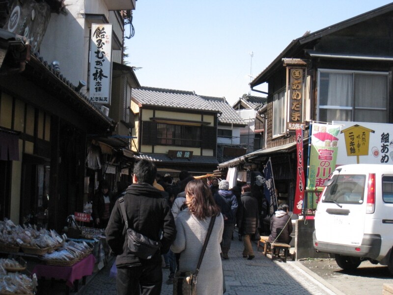 休日の菓子屋横丁