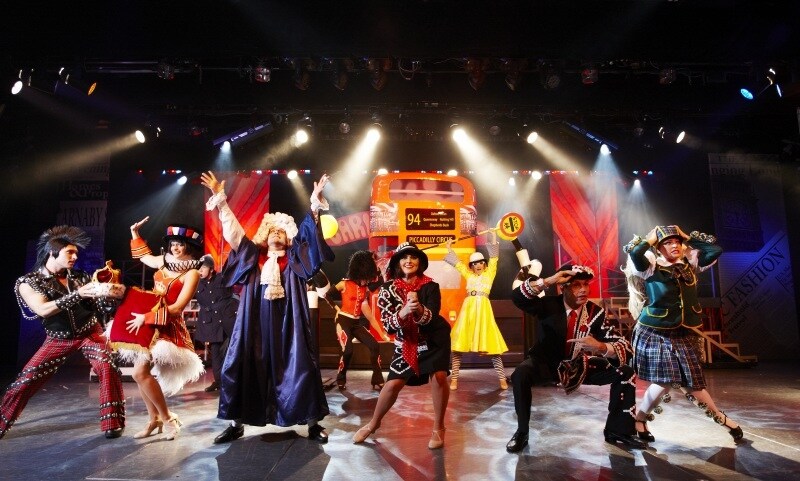 夜にはシアターで様々なショーが催される