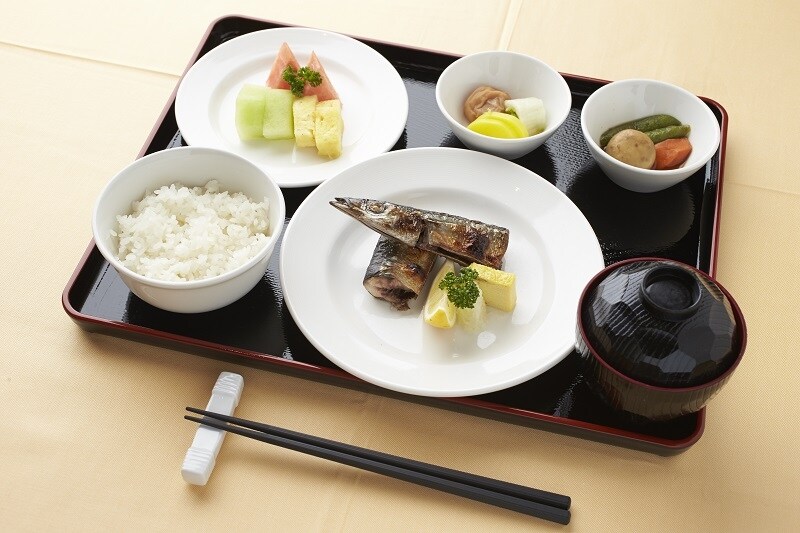 日本発着クルーズ限定で、朝は和定食のチョイスも可能