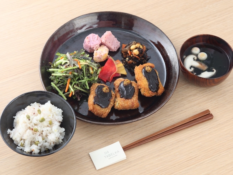 一汁三菜TABELKA定食