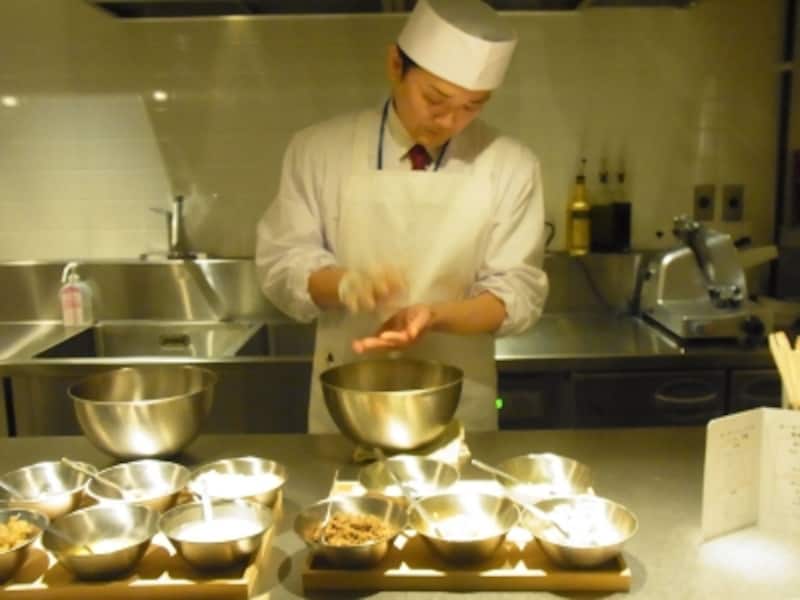 目の前で手作りするオーダーメイドハンバーグ