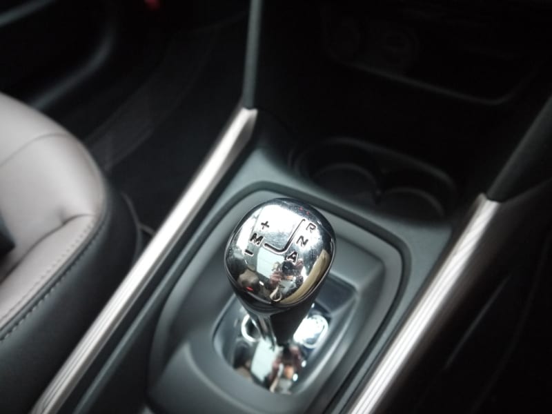 プジョー2008シフトレバー