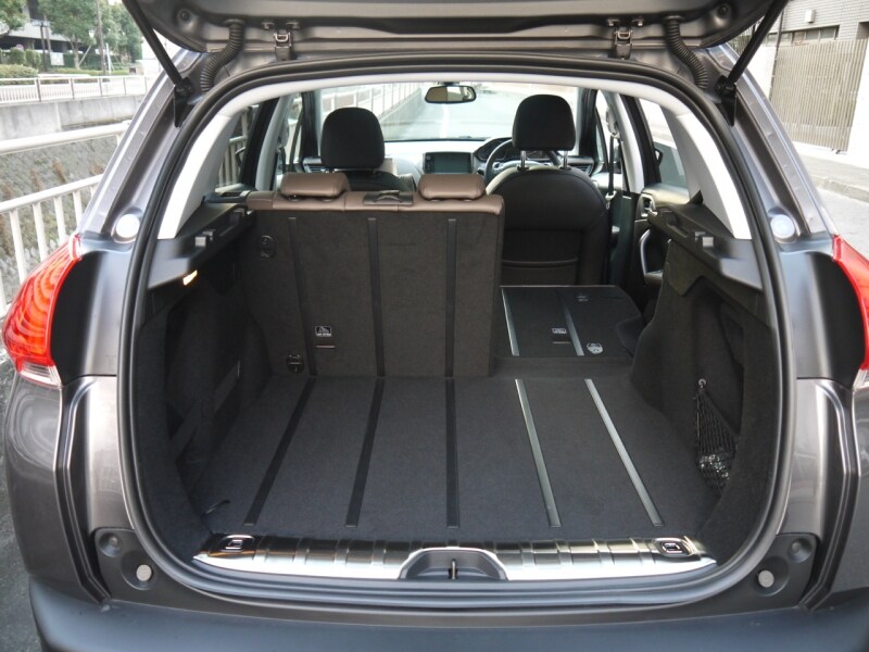 プジョー2008ラゲッジ