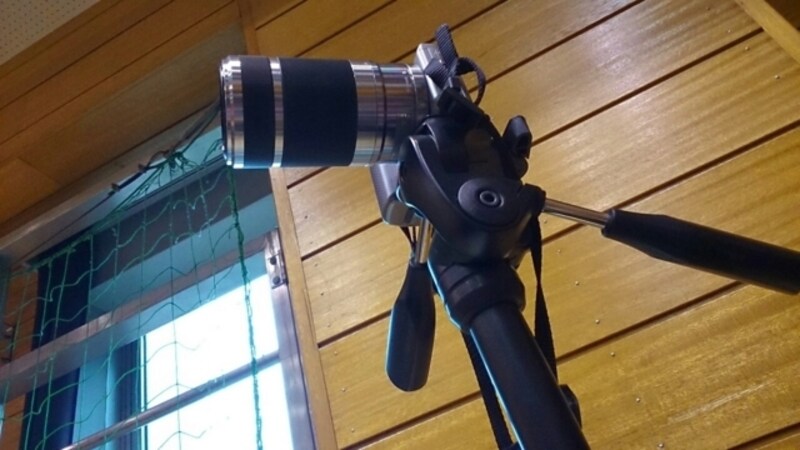 動画用カメラとして、デジタルカメラNEX-5NにE 55-210mmを付けて三脚にて撮影
