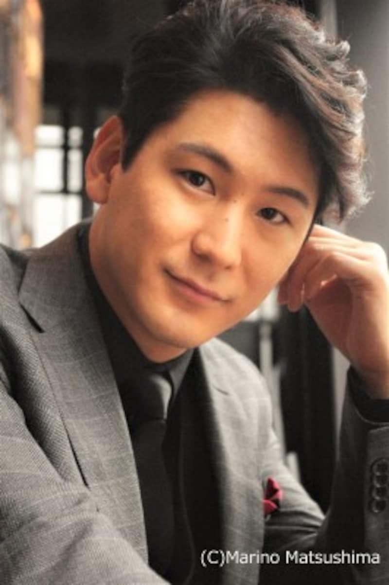 小野田龍之介 91年神奈川生まれ。幼少から学んでいるダンスと圧倒的な歌唱力を武器に、ミュージカルを中心に活躍中。近年の出演作品は、『ウェストサイド物語』『三銃士』『ミス・サイゴン』『メリー・ポピンズ』など。11年のシルヴェスター・リーヴァイ国際ミュージカル歌唱コンサート・コンクールではリーヴァイ特別賞を受賞。『ラブ・ネバー・ダイ』の後には『レ・ミゼラブル』への出演が控えている。(C)Marino Matsushima