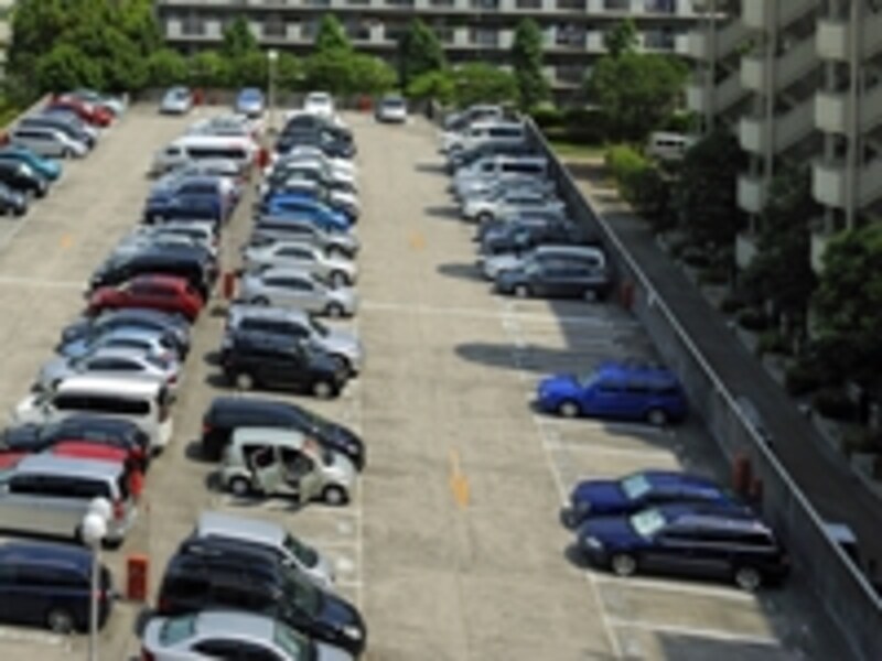 マンションの共用部分のリフォームと時期が重なると、駐車場が使えないトラブルが起きることも。