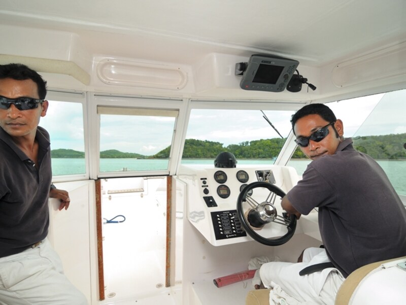 世界中から訪れるセレブリティたちを乗せてきたスピードボート