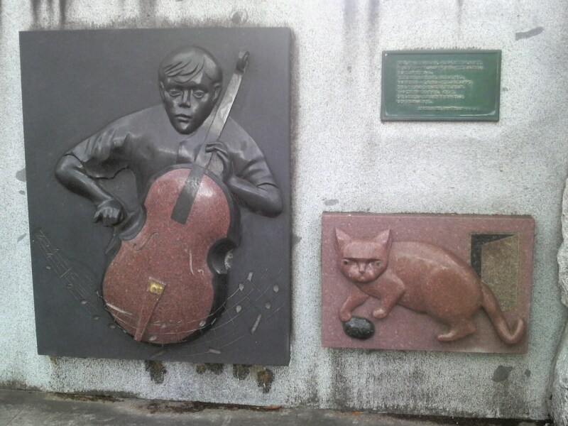 「セロ弾きのゴーシュ」のモニュメント