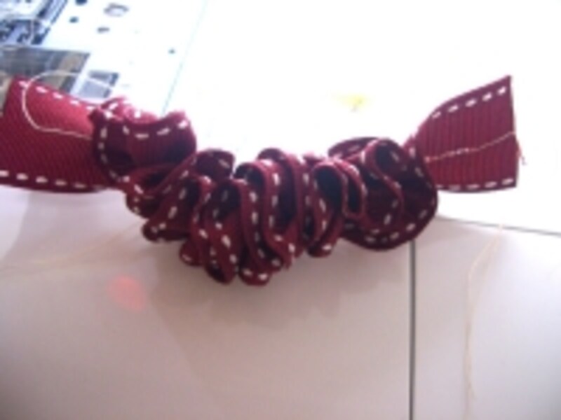 シュシュバンスクリップの作り方 リボンやビーズでアレンジしよう ハンドメイド 手芸 All About