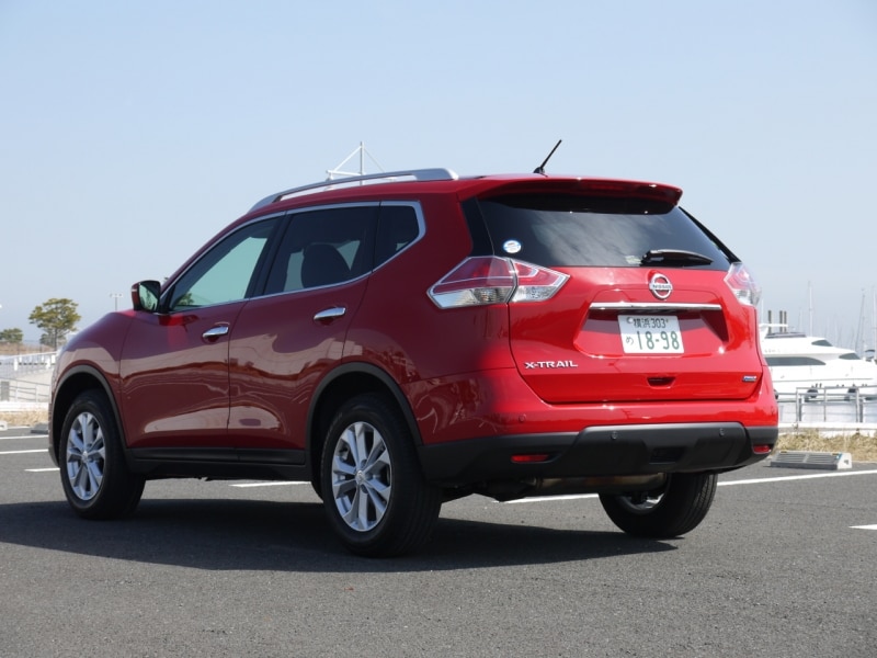 新型エクストレイル・リヤ