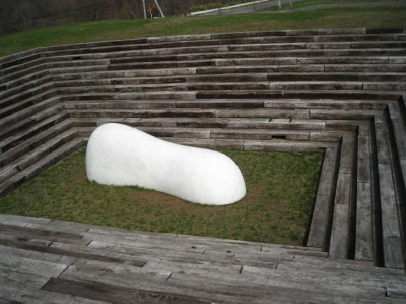 白大理石の彫刻