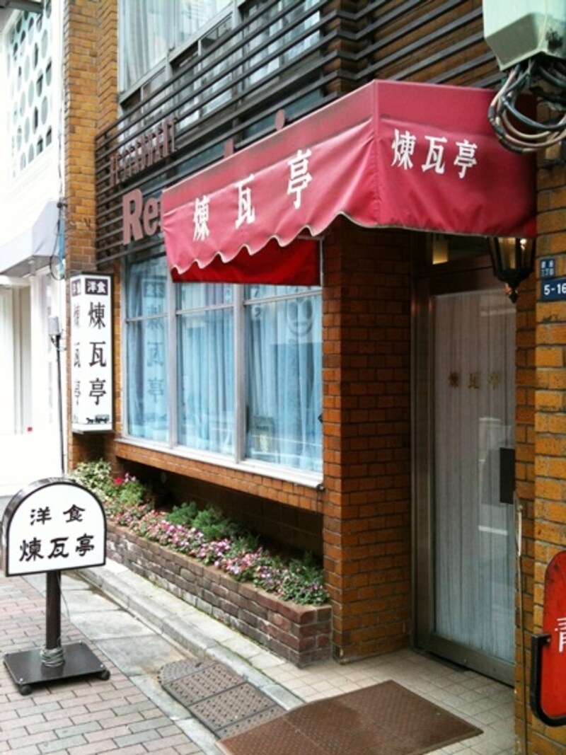 15時～16時40分までは昼休憩の同店、昼も夜も同じメニューを楽しめる