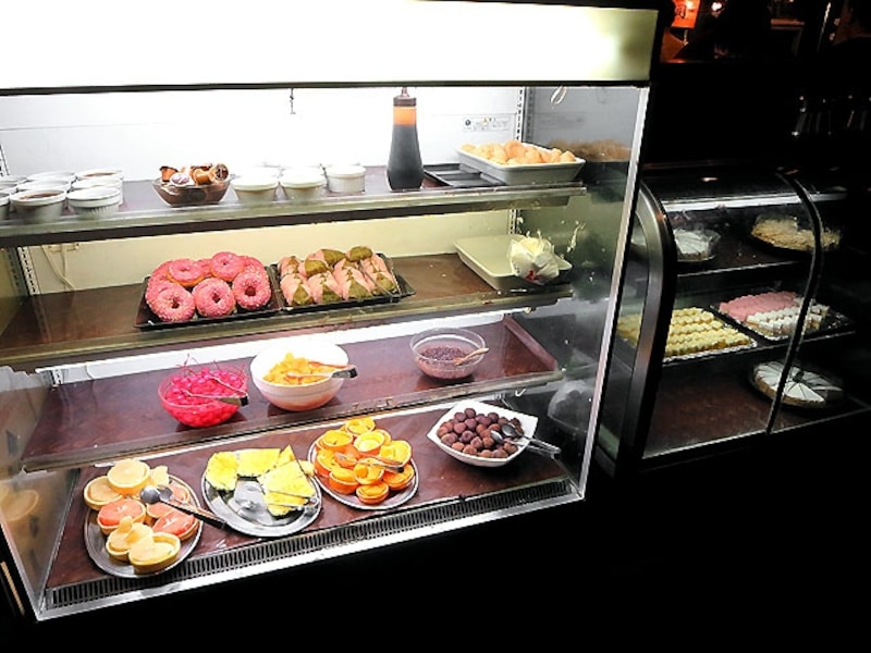 喰喰 デザートのブッフェ台