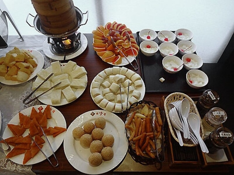 楽楽屋 池袋2号店 デザートのブッフェ台