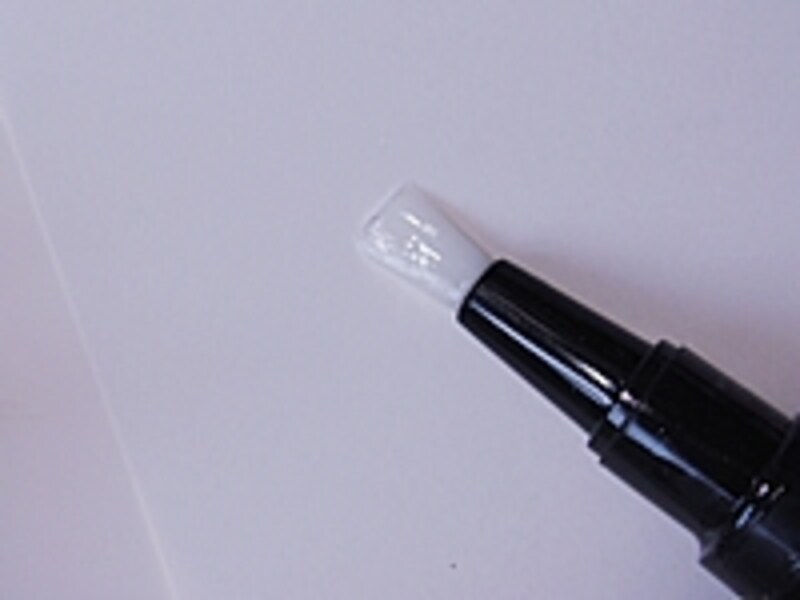 ・ディーウェルundefinedジェルネイルペンundefined<br>定価：1,890円undefined内容量：4gundefined<br>販売元：ウェルクラフト