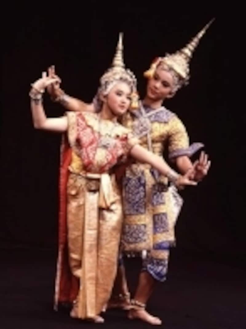 きらびやかな衣装、あでやかな動きに魅了されること間違いなし(c)タイ政府観光庁