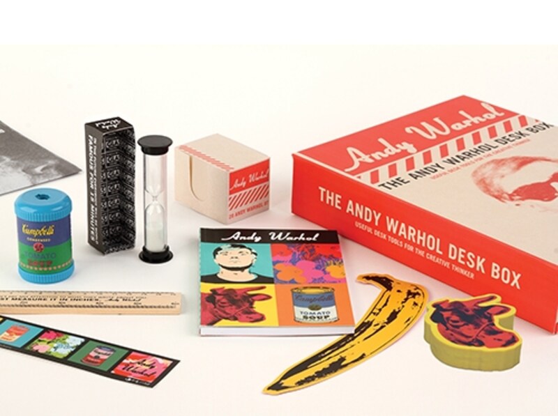 《Andy Warhol Desk Box》ノートや定規、鉛筆削りなどの文房具のセット
