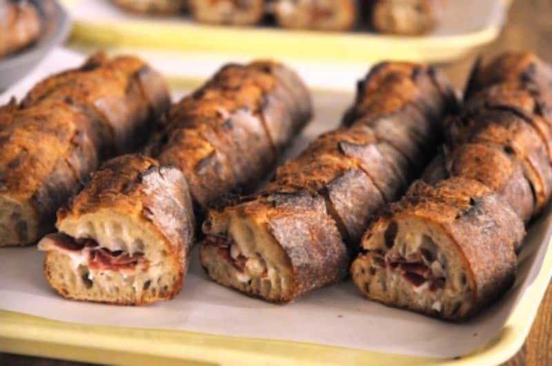 石臼挽き小麦のバゲットサンド