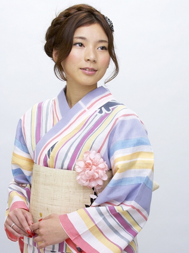 しっとり大人な雰囲気の中に三つ編みでカジュアルダウン