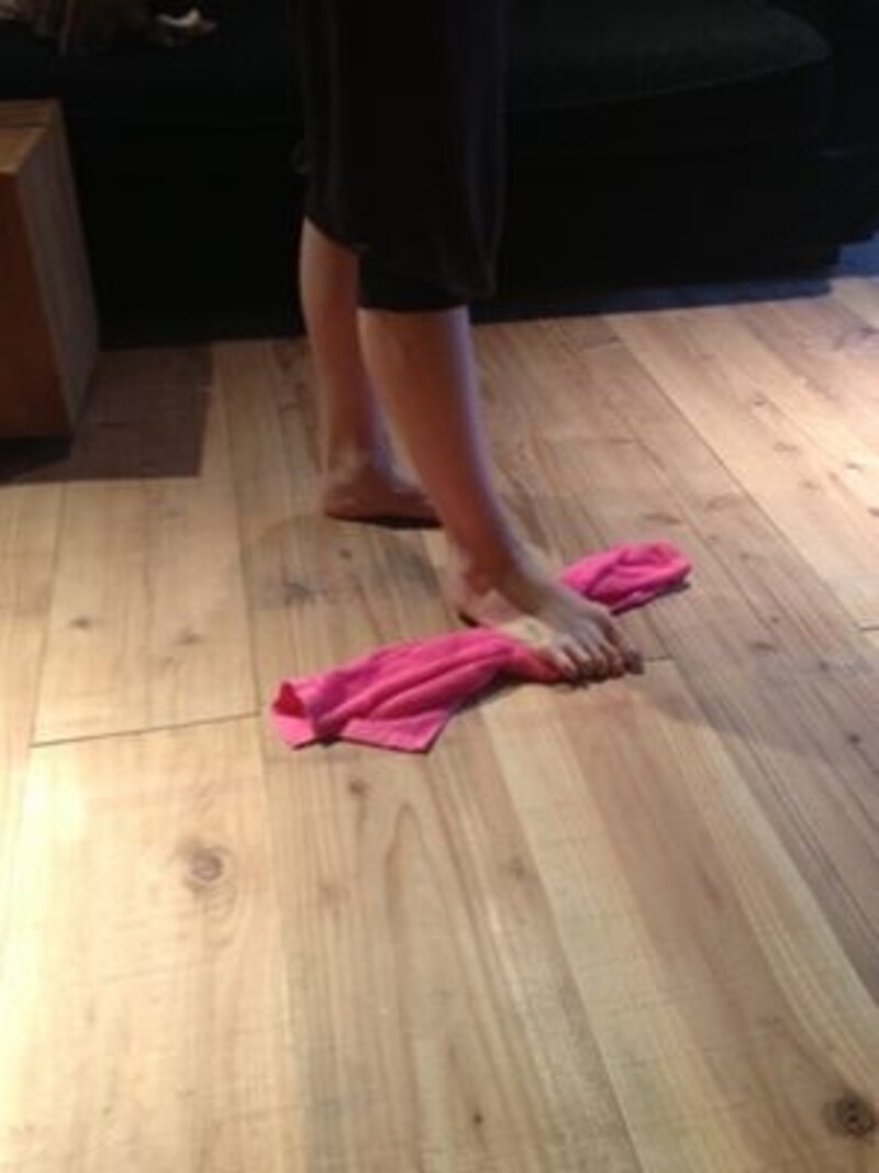 両足で交互に踏んでもOK