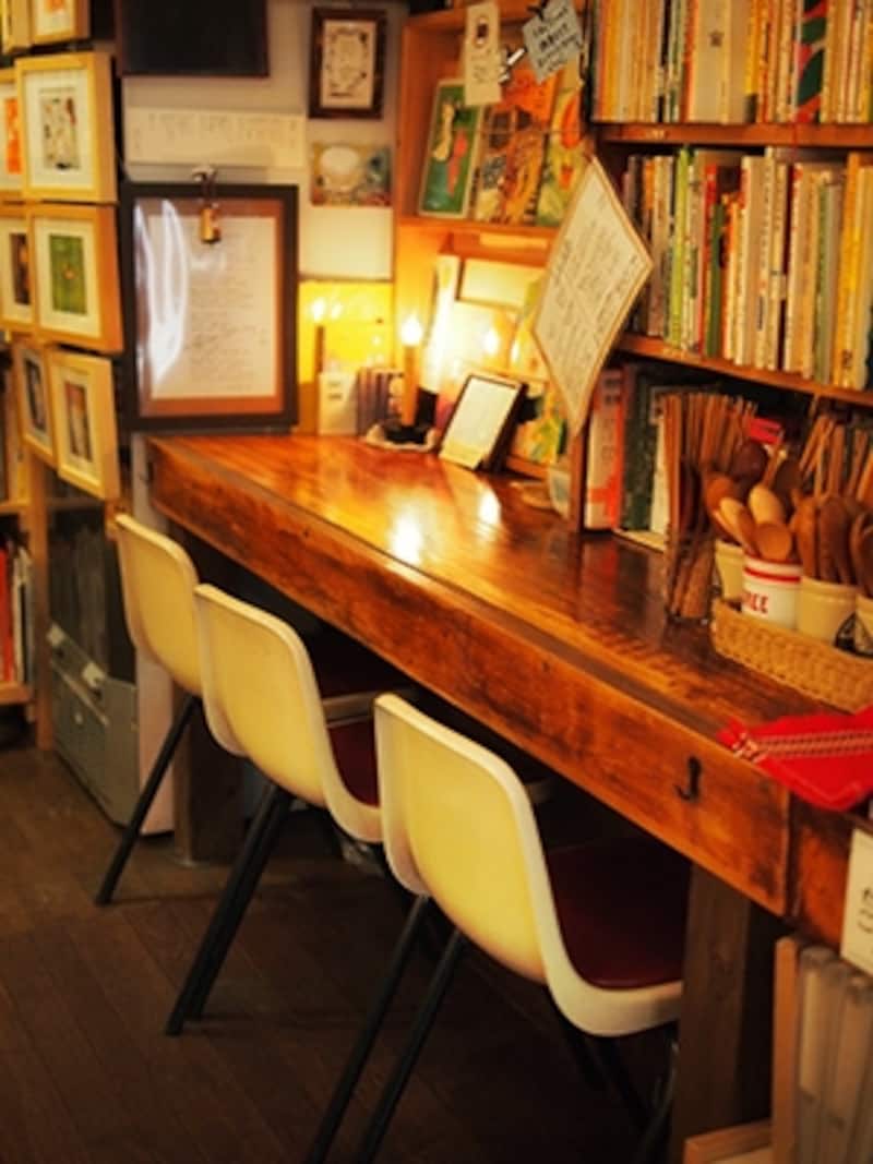このフロアに個性的な本屋さんなどが入居してくれたら面白くなりそうなのですが、どなたか物件をお探しではありませんか?