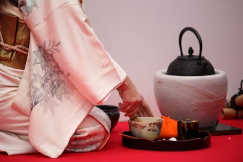 Outdoor Tea Ceremony / mrhayata