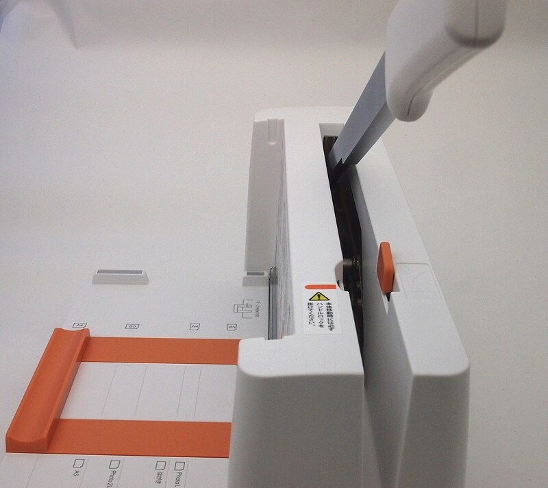 コンパクト断裁機06