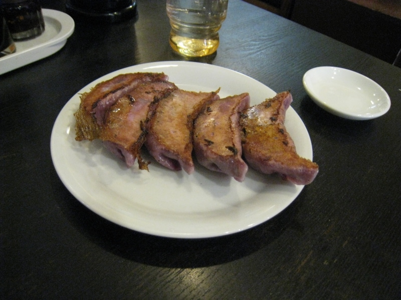 紫いも餃子。一皿5個。