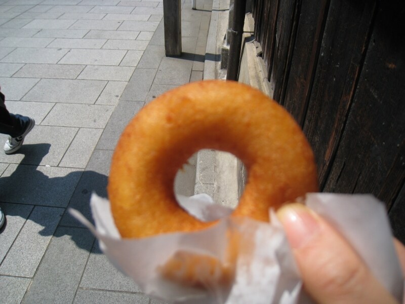 1個70円。軽い口当たり。なるほどおからです。