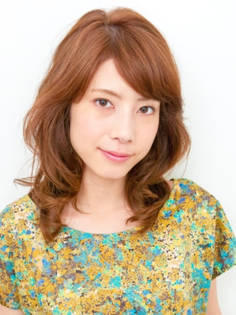 顔周りにレイヤーの入ったひし形シルエット