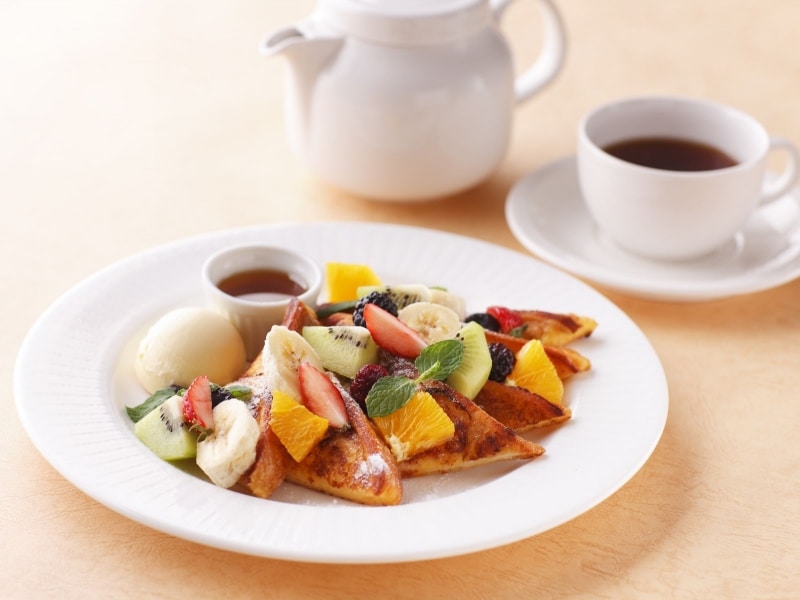 「小田急ホテルセンチュリーサザンタワー」内のラウンジ＆バー「サウスコート」の「青森県産“福々たまご”のフレンチトースト」（税サービス料込・コーヒー又は紅茶付1722円、単品1247円）