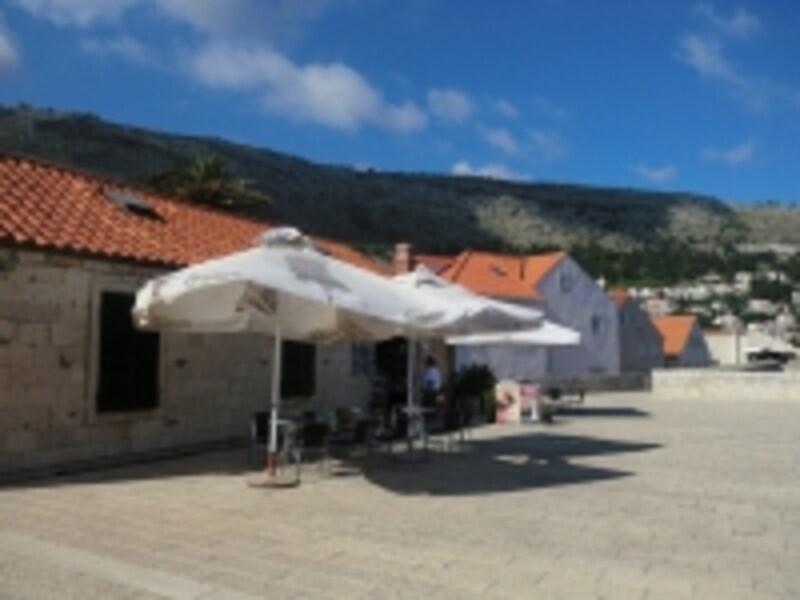 城壁内のカフェ