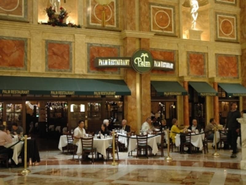 高級ステーキを味わいたいならパームレストラン！