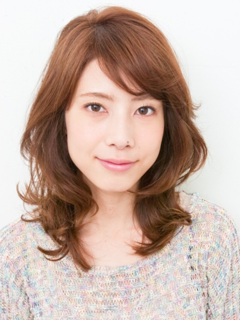 顔周りにレイヤーの入ったひし形シルエット