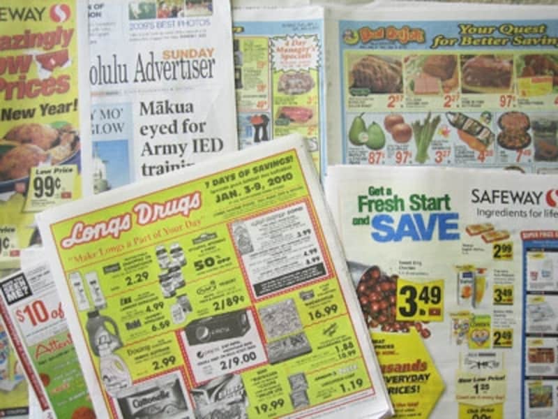 ドンキホーテ、ロングスドラッグス、セーフウェイなど日曜版のホノルル・スター・アドバタイザー紙には、クーポンがどっさり