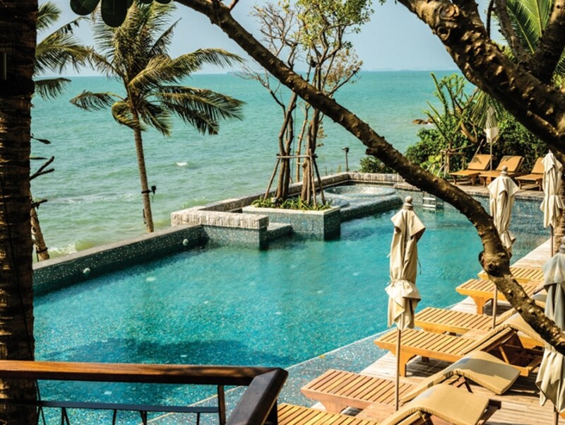 ビーチフロントルームのゲスト専用のプール。サンセットが綺麗に見えます