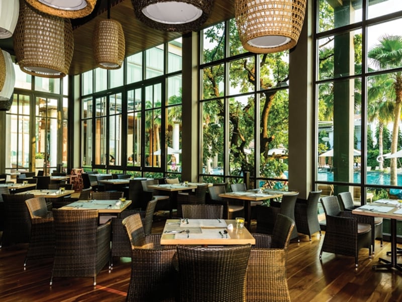 昼間の店内の様子。冷房が効いていて涼しい