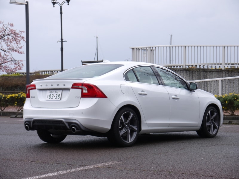 ボルボS60リヤ