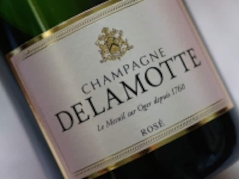 瓶の外からはわかりませんが、これはロゼです