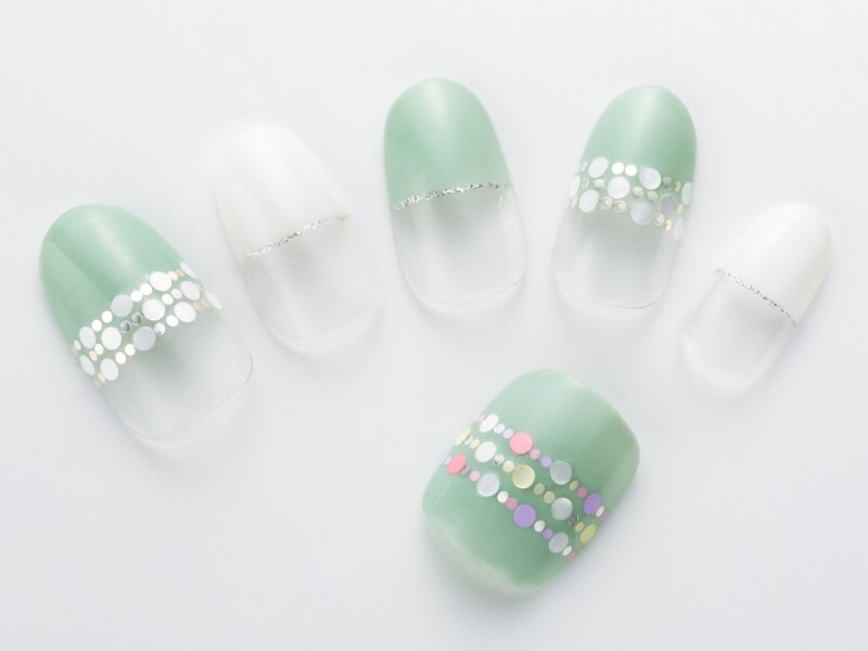 ダイヤのようにきらめくホログラム