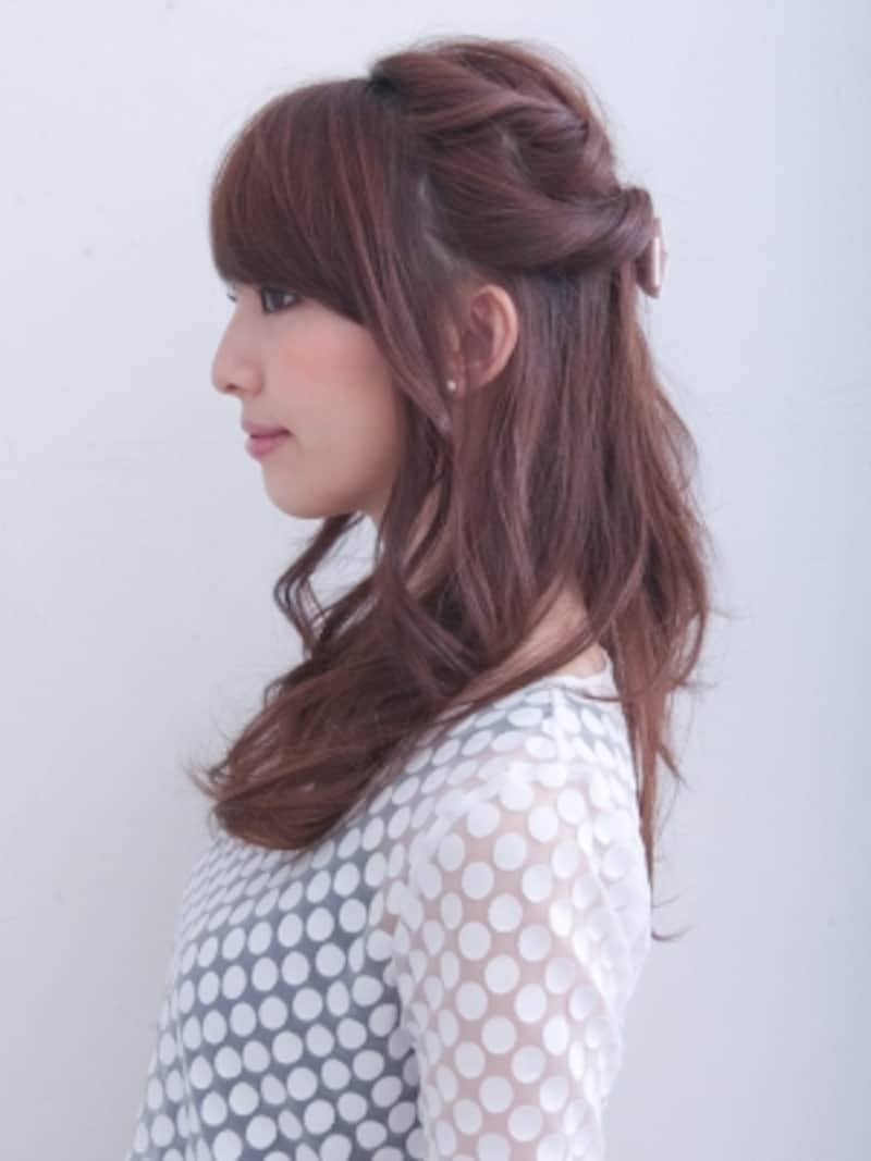 2 2 ねじりハーフアップで華やかロングヘアアレンジ ヘアアレンジ All About