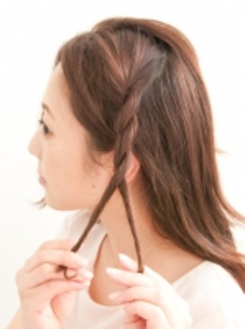 ツイスト編みがポイントのかんたんサイドアップ ヘアアレンジ All About